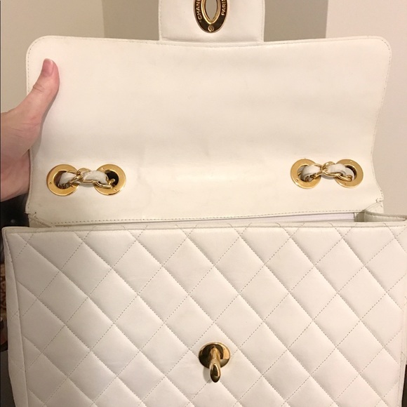 Chanel Vintage Jumbo XL White Lambskin Flap. - Picture 6 of 8